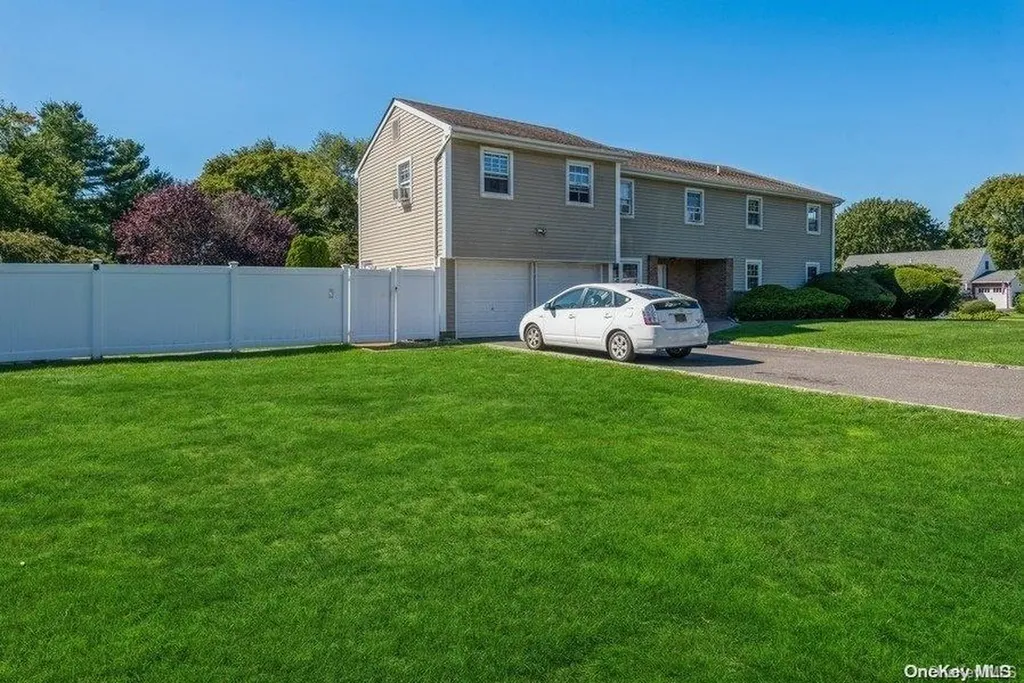 2 West Gate Drive Mount Sinai NY 11766