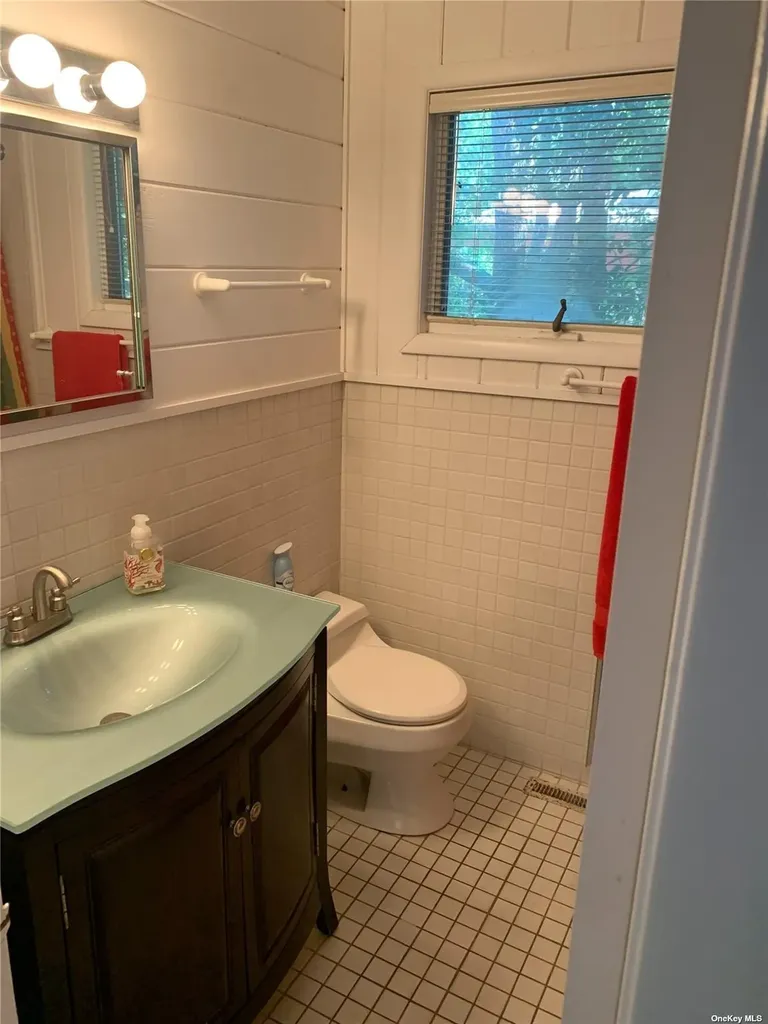 37 Kelp Walk Seaview NY 11770