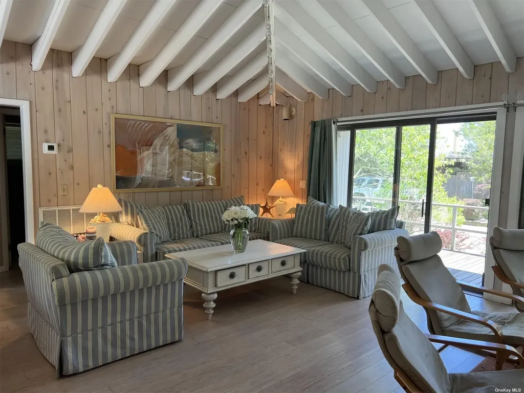 37 Kelp Walk Seaview NY 11770