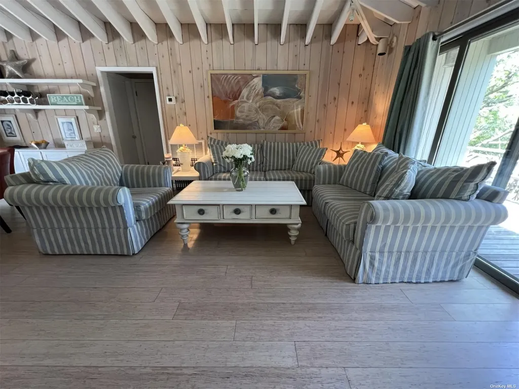 37 Kelp Walk Seaview NY 11770