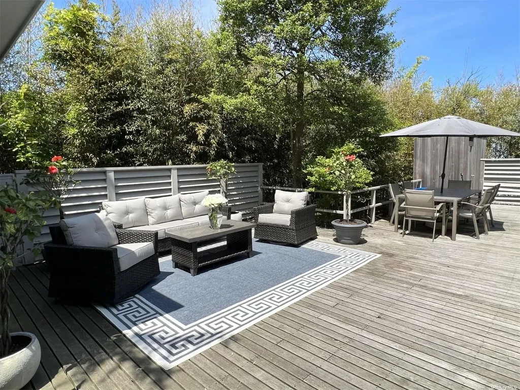 37 Kelp Walk Seaview NY 11770