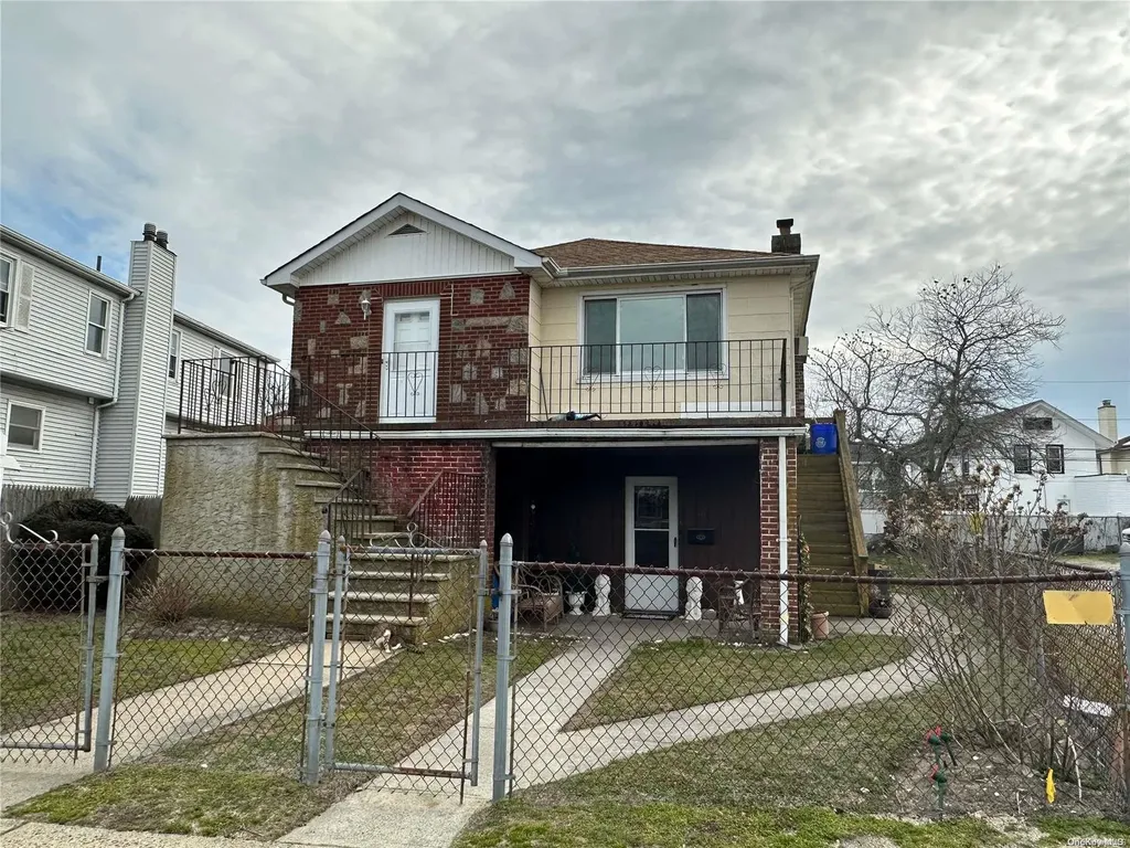 16 E Pine Street Long Beach NY 11561
