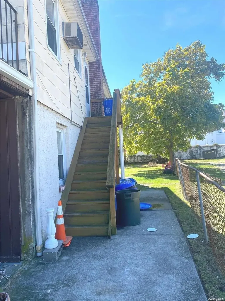 16 E Pine Street Long Beach NY 11561