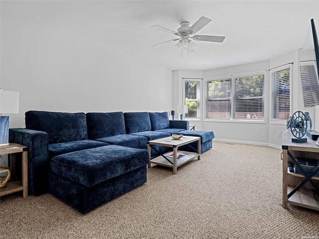 4 White Lane Hampton Bays NY 11946