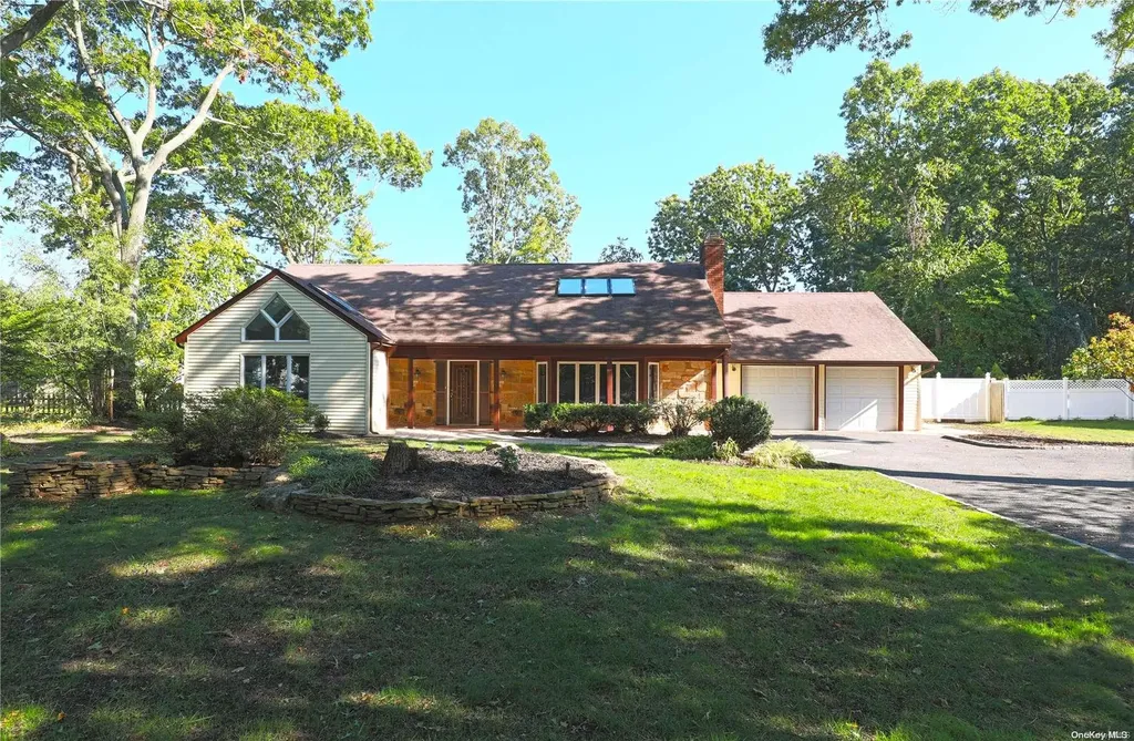 5 Perigee Drive Stony Brook NY 11790