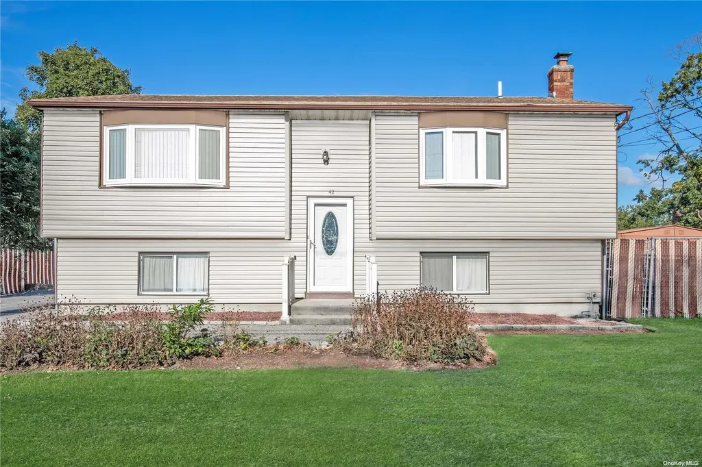 42 Tiber Avenue Deer Park NY 11729