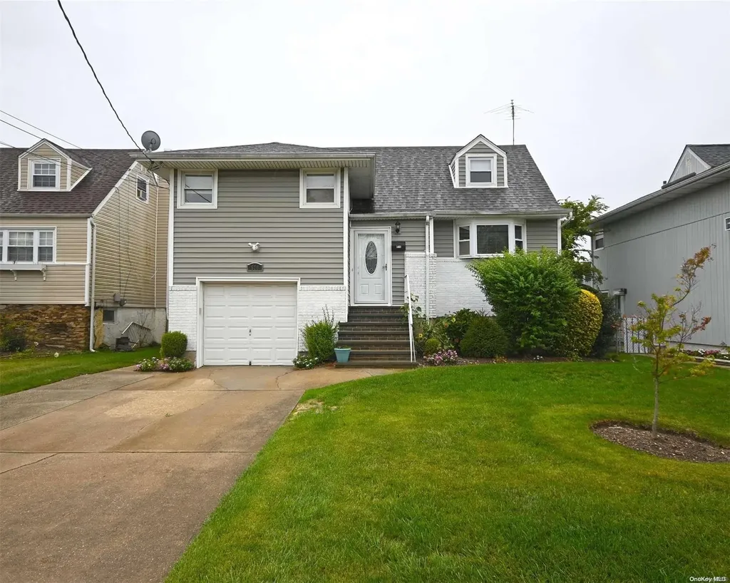 576 S Ocean Avenue Freeport NY 11520