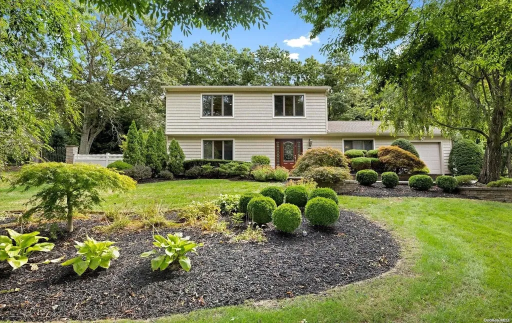 48 Cedar Ridge Lane Dix Hills NY 11746