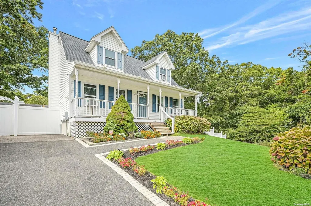106 Franklin Avenue Mastic NY 11950