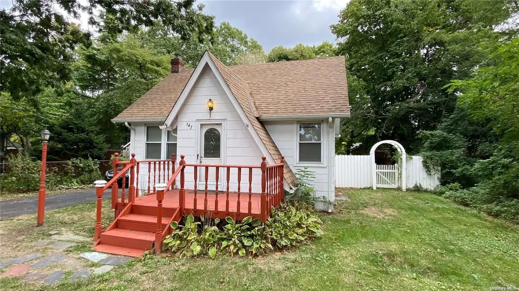 147 Longfellow Drive Mastic Beach NY 11951