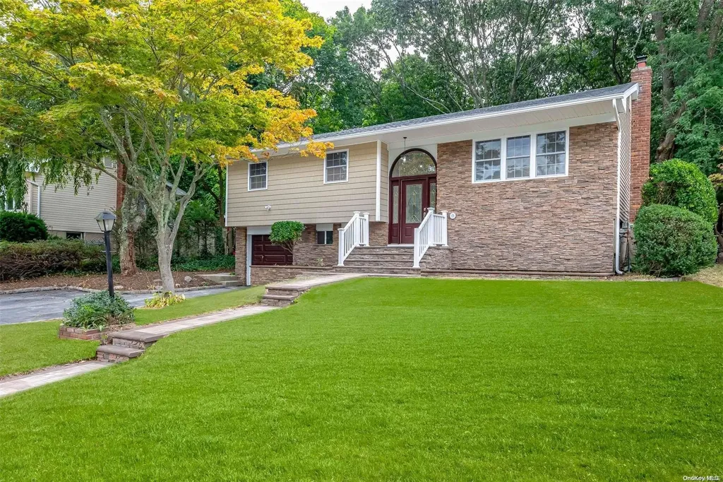 52 Parnell Drive Smithtown NY 11787