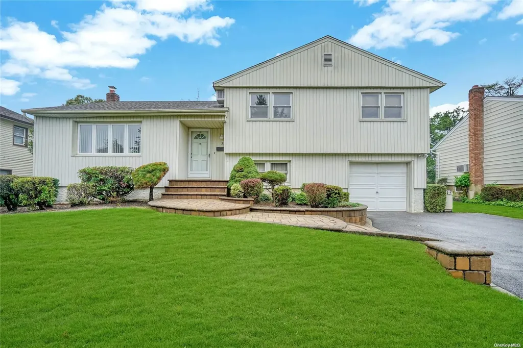33 Burton Avenue Plainview NY 11803