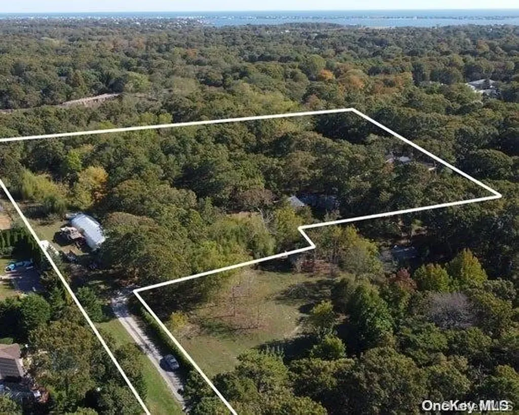 10 Hollow Lane Westhampton NY 11977