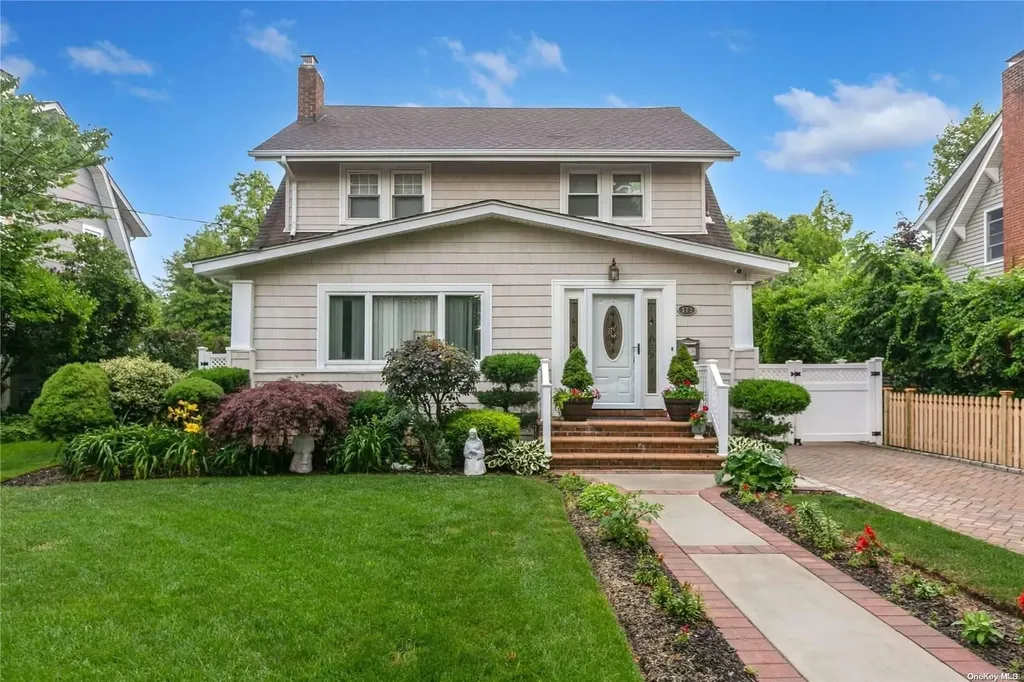 173 Whaley Street Freeport NY 11520
