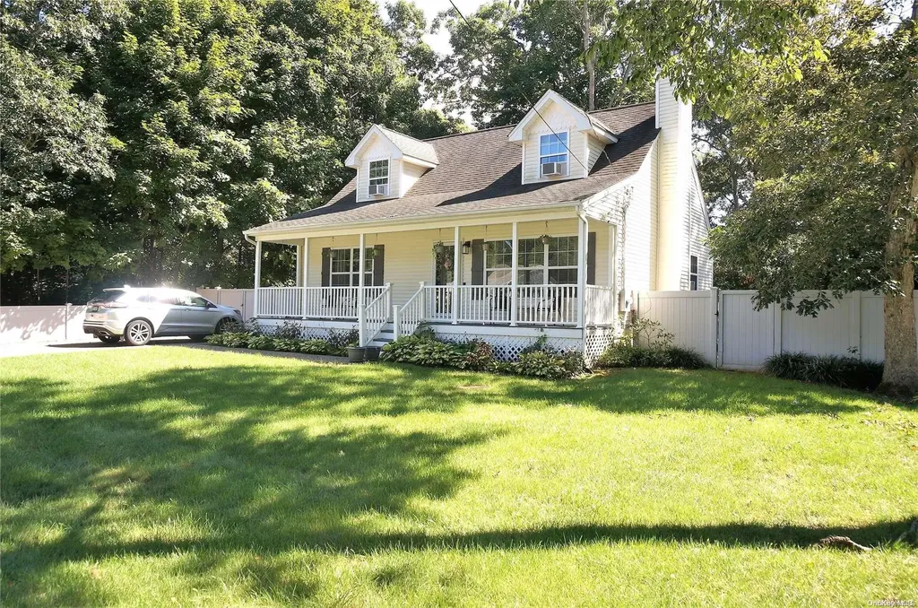 166 Hampton Avenue Mastic NY 11950