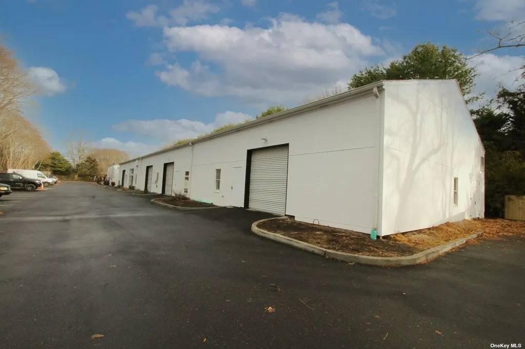 137 Montauk Highway Westhampton NY 11977