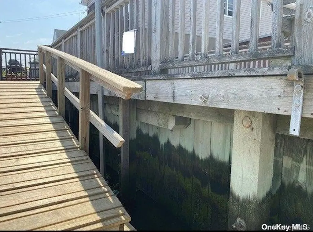 33 W 12th Road Broad Channel NY 11693