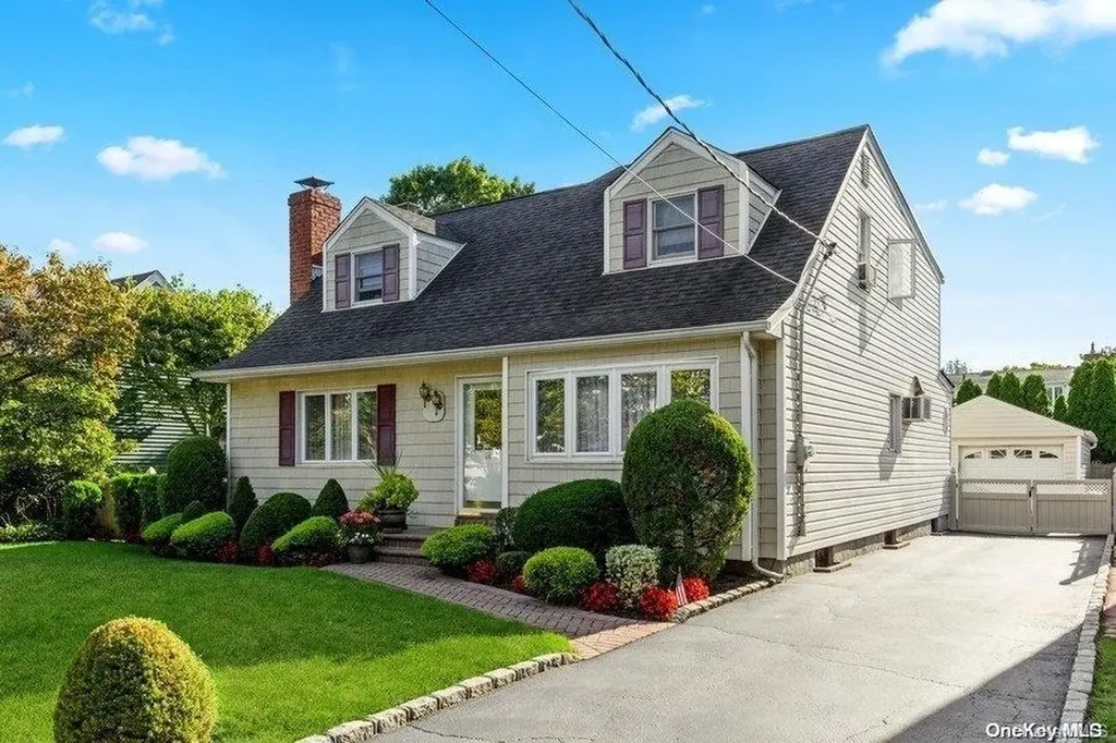 14 Lydia Street Valley Stream NY 11580