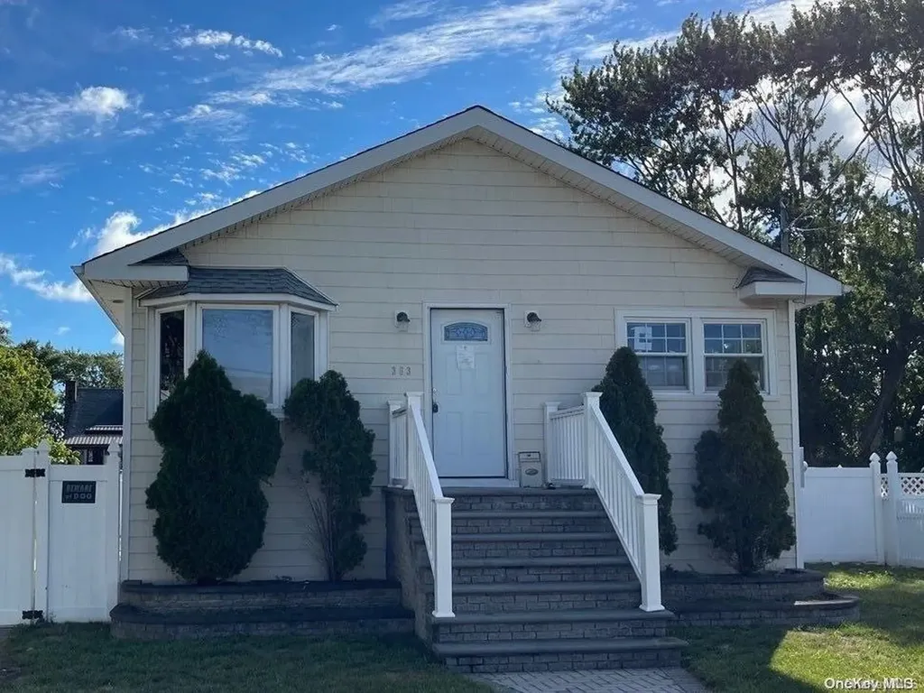 363 Miller Avenue Freeport NY 11520