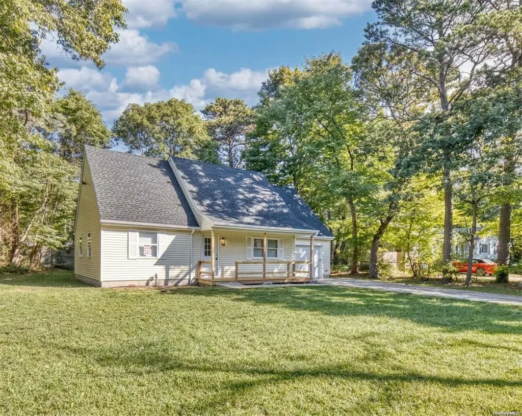55 Rose Lane Medford NY 11763