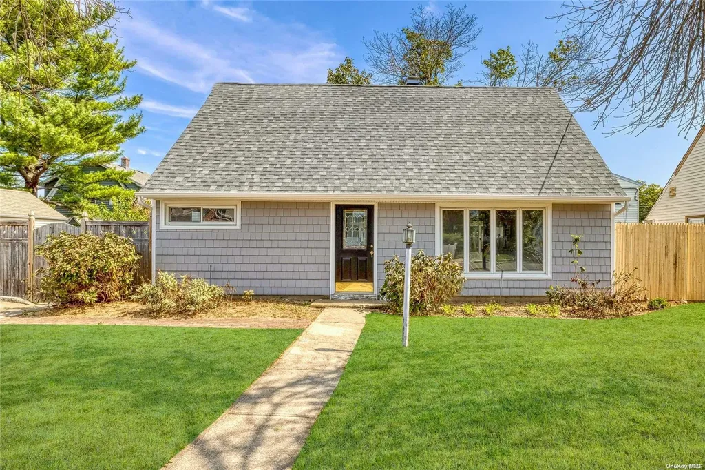 9 N Pershing Avenue Bethpage NY 11714