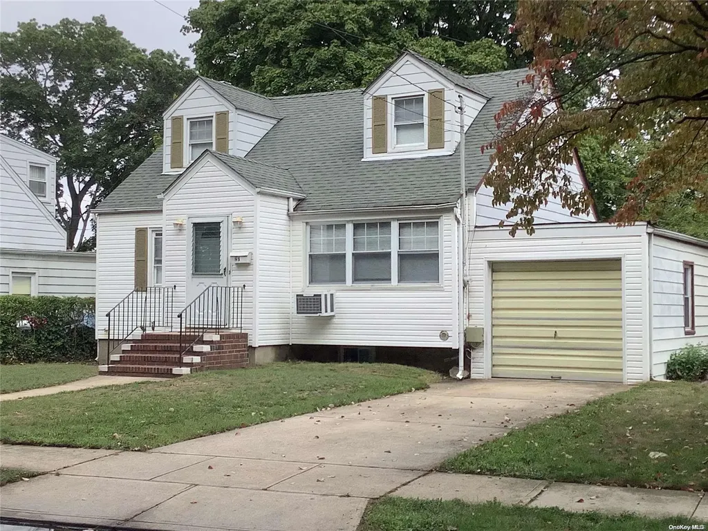 217 E Hawthorne Avenue Valley Stream NY 11580