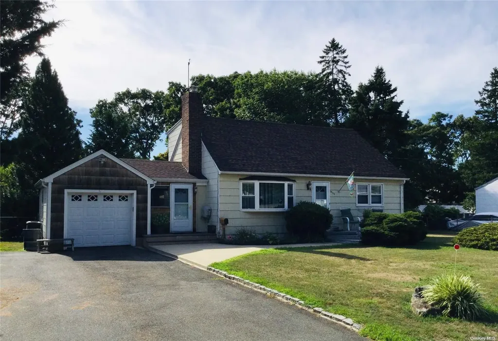 1330 Gardiner Drive Bay Shore NY 11706