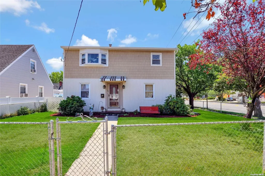 121 Wood Lane Valley Stream NY 11581