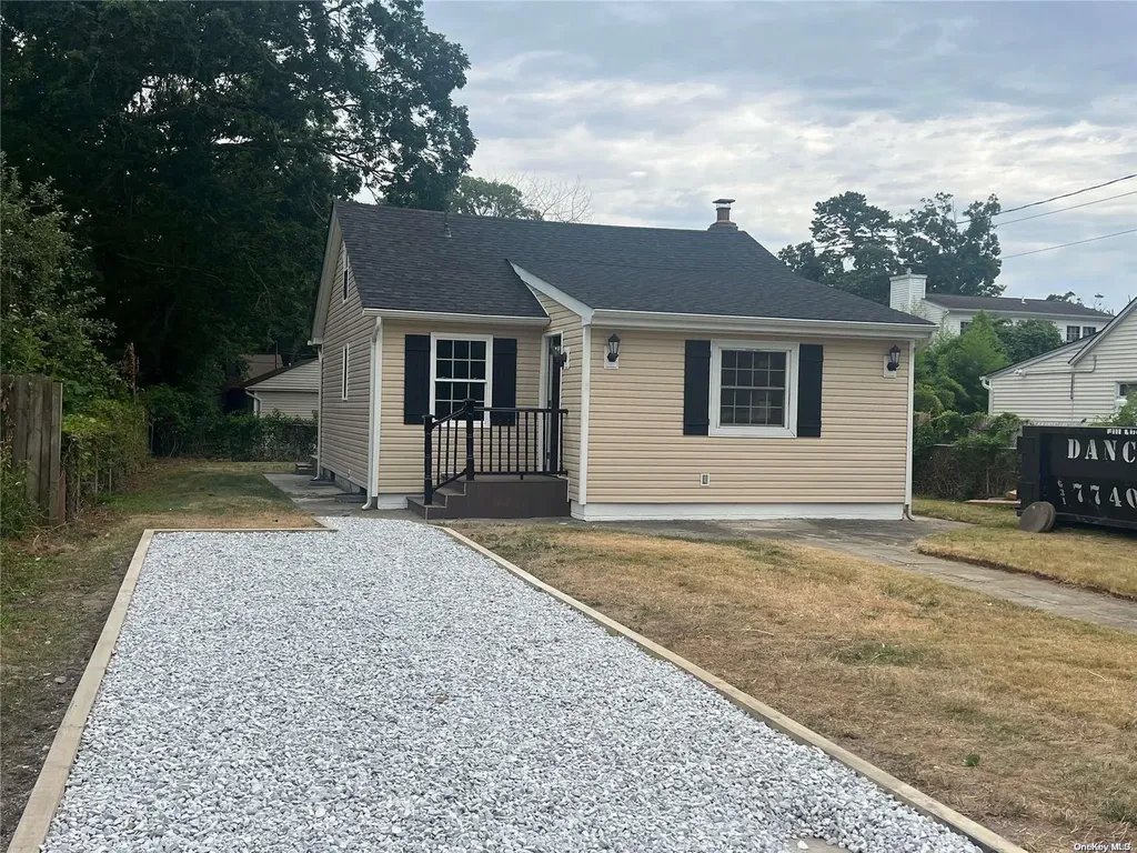 28 Harrison Drive Shirley NY 11967