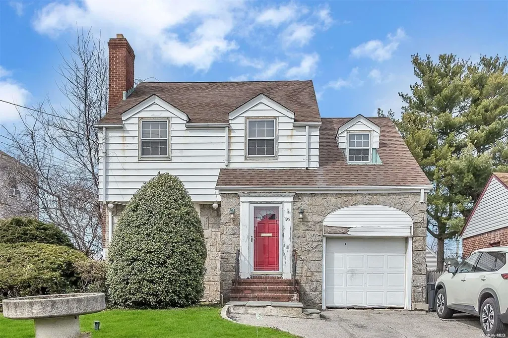 195 Munro Boulevard Valley Stream NY 11581