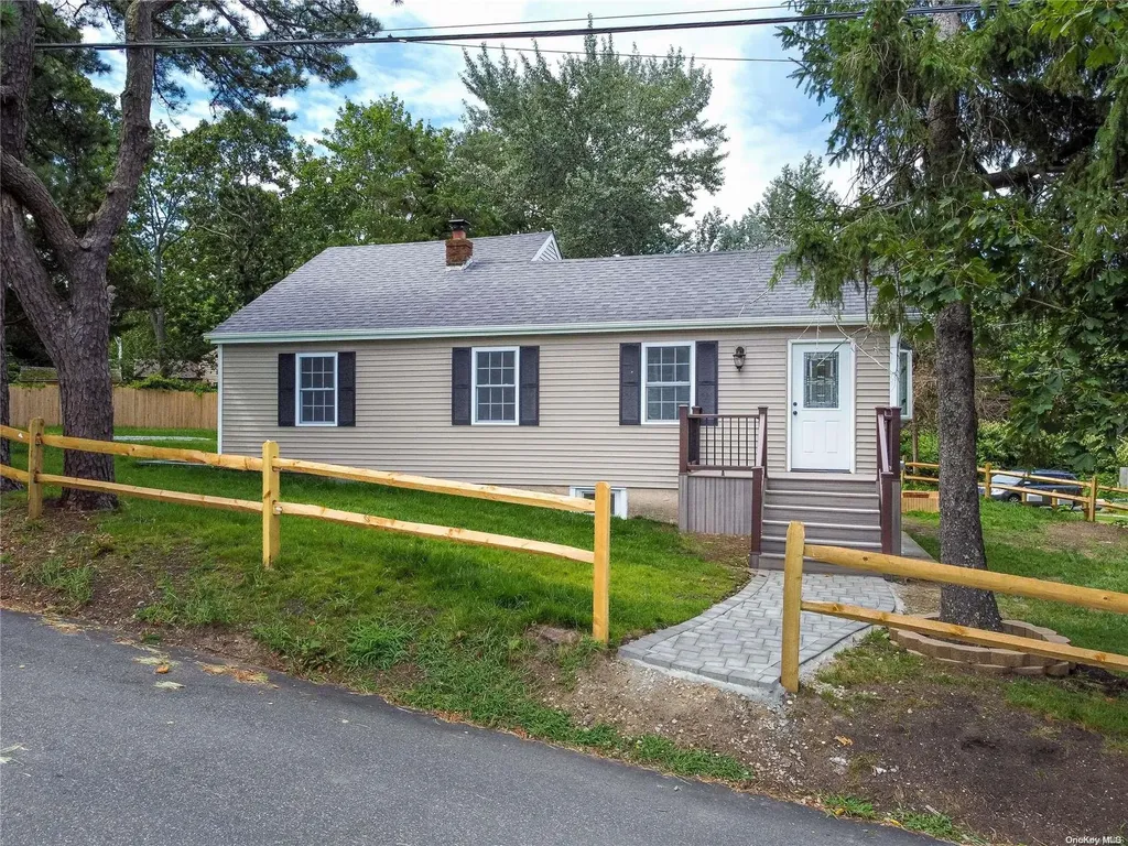 6 Xyris Road Rocky Point NY 11778