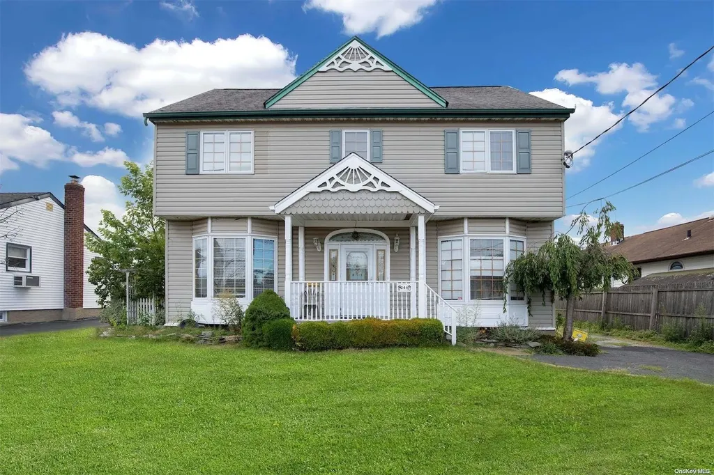 244 N 5th Street Bethpage NY 11714