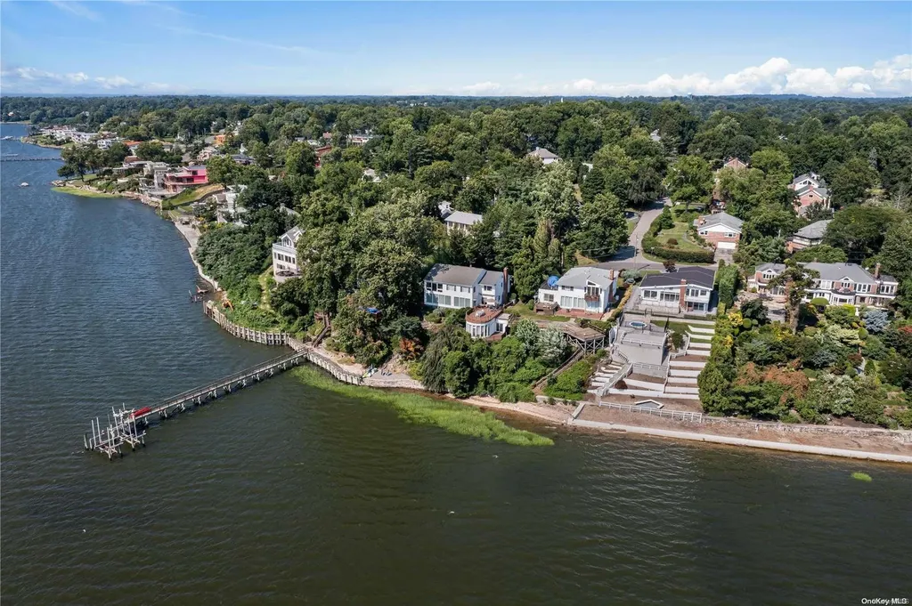 16 Shorecliff Place Great Neck NY 11023