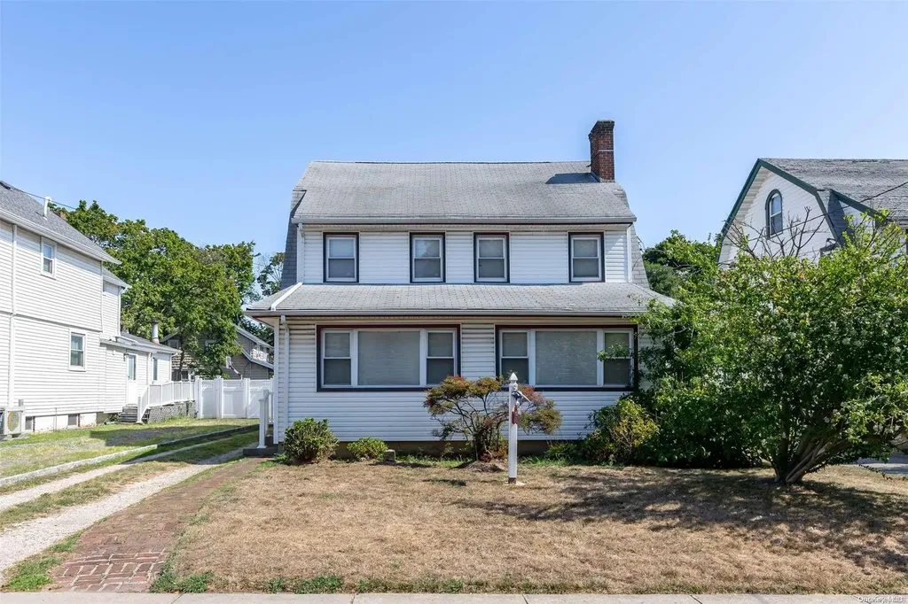 26 Centre Street Woodmere NY 11598
