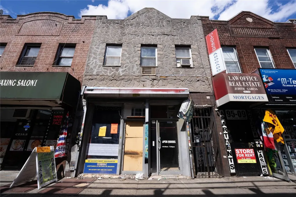 95-07 Roosevelt Avenue Jackson Heights NY 11372