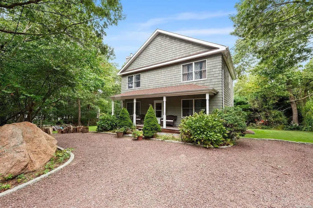 49 Harbor View Avenue East Hampton NY 11937