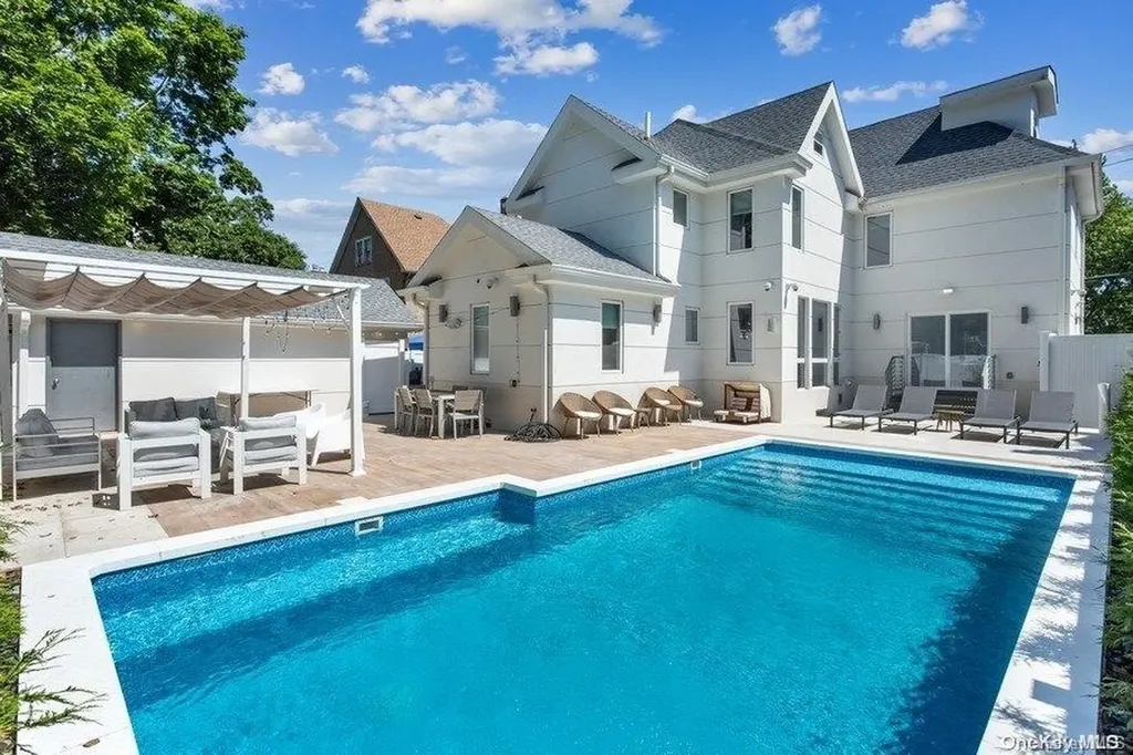 319 Barr Avenue Woodmere NY 11598