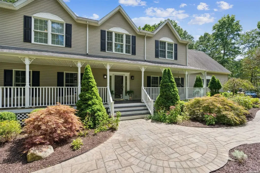 35 Sassinoro Drive Putnam Valley NY 10579