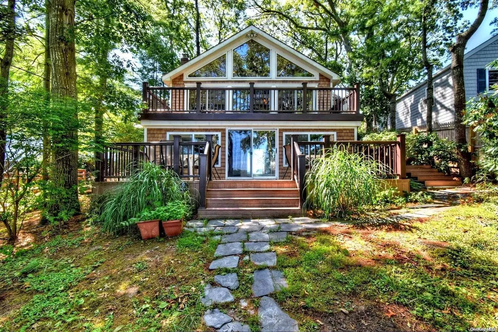 91 Lakeside Trail Ridge NY 11961