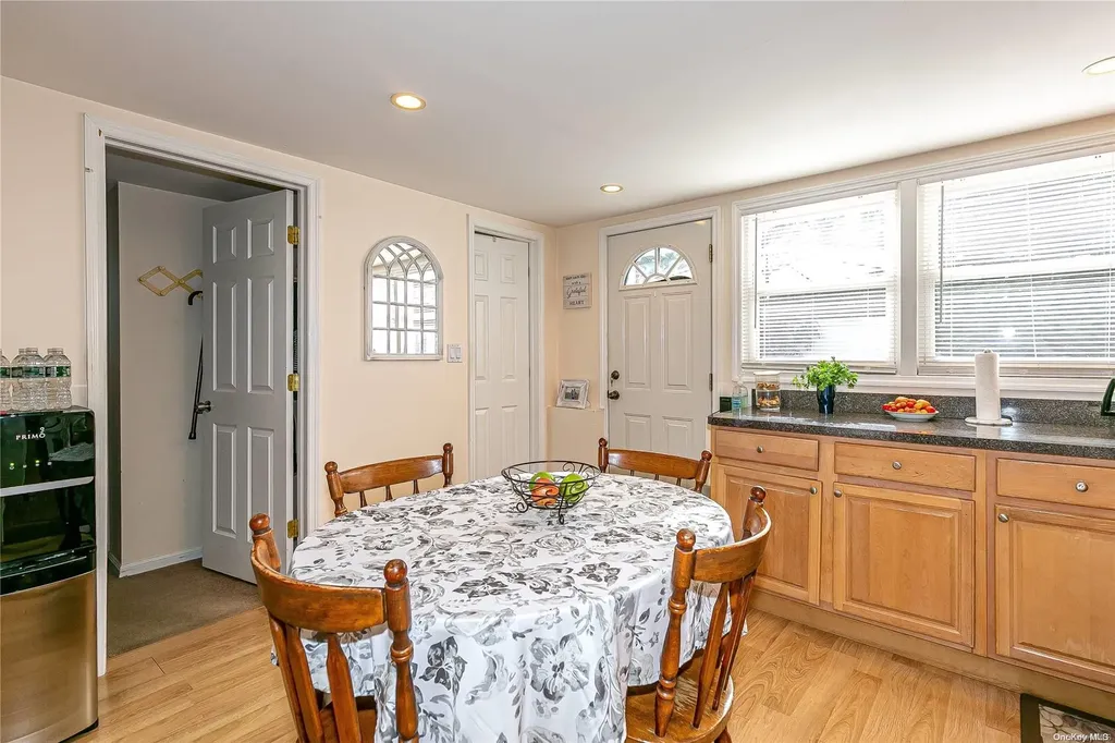 29 Roberta Lane Syosset NY 11791