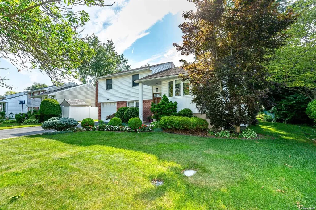 29 Roberta Lane Syosset NY 11791