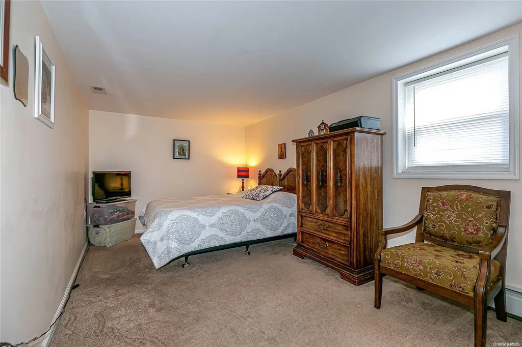 29 Roberta Lane Syosset NY 11791