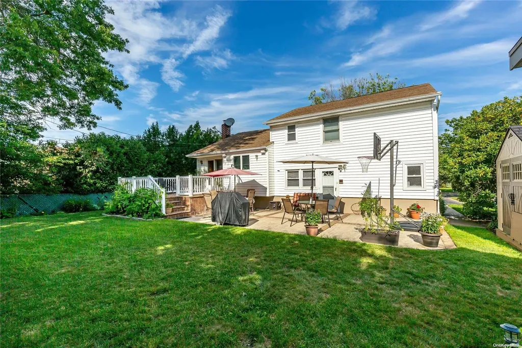29 Roberta Lane Syosset NY 11791