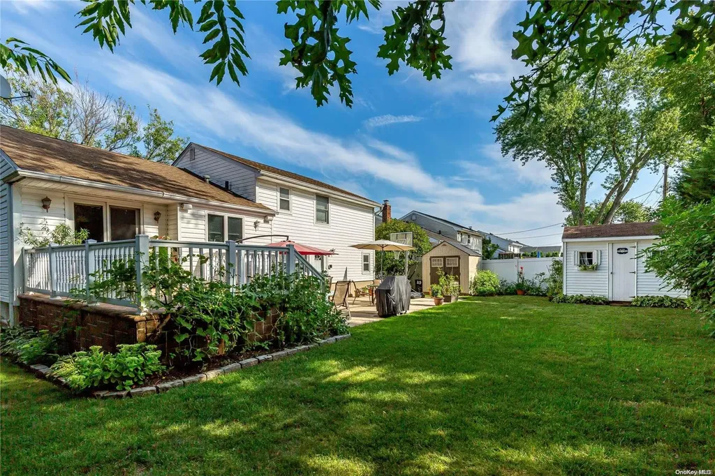 29 Roberta Lane Syosset NY 11791