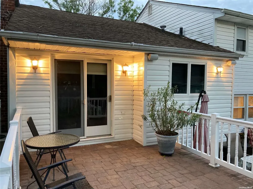 29 Roberta Lane Syosset NY 11791