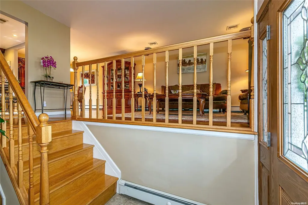 29 Roberta Lane Syosset NY 11791