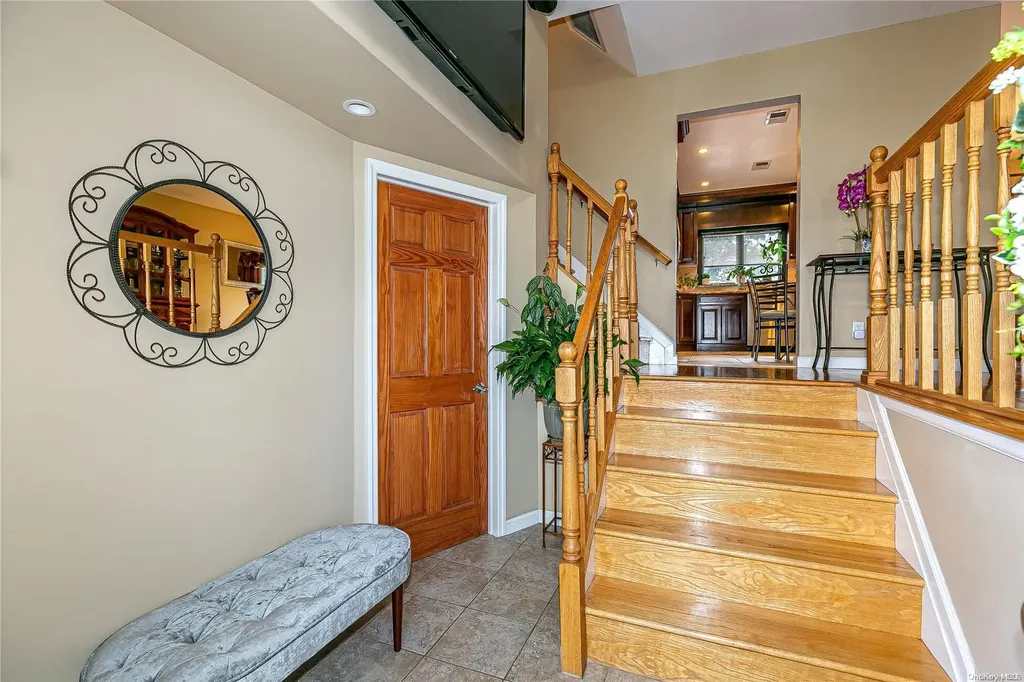 29 Roberta Lane Syosset NY 11791