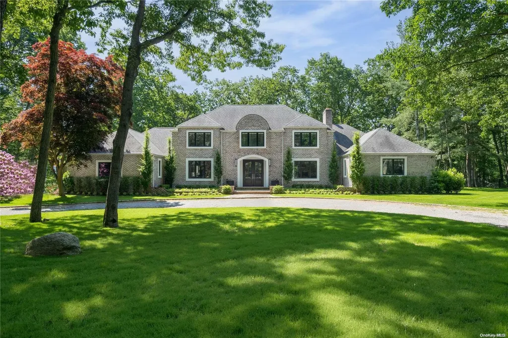 8 Soundcrest Lane Lloyd Harbor NY 11743