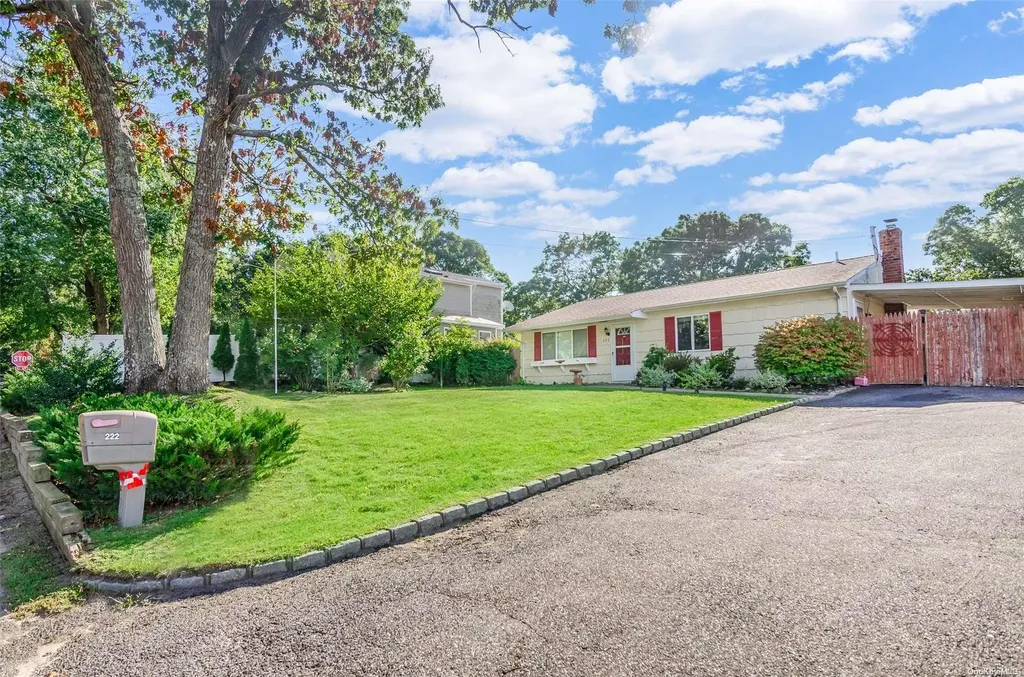 222 Adirondack Drive Selden NY 11784