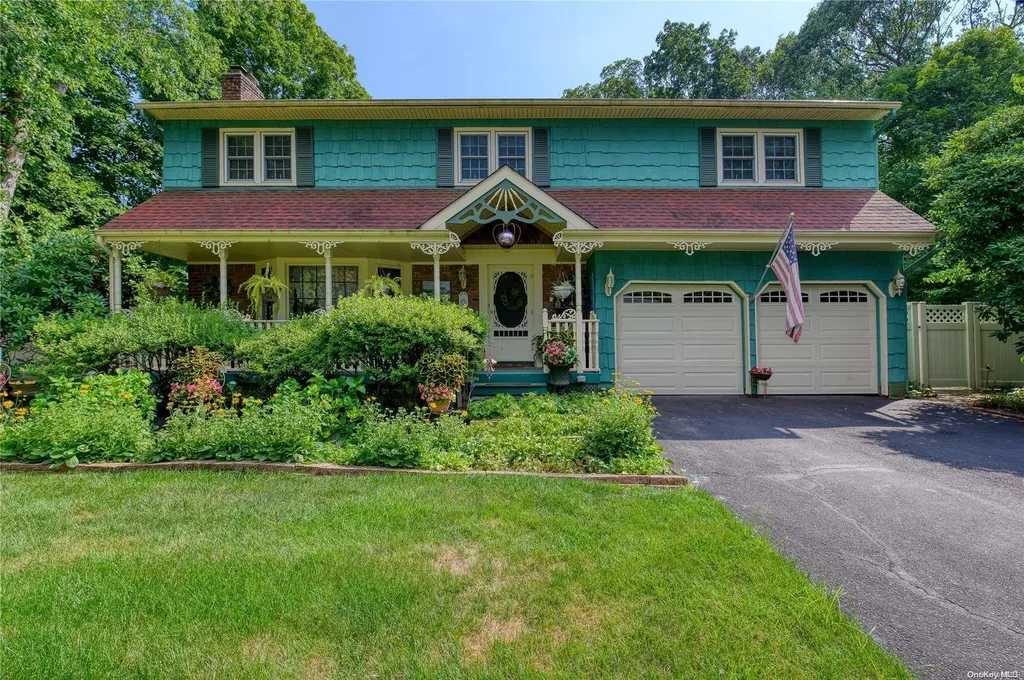 54 Cygnet Drive Smithtown NY 11787